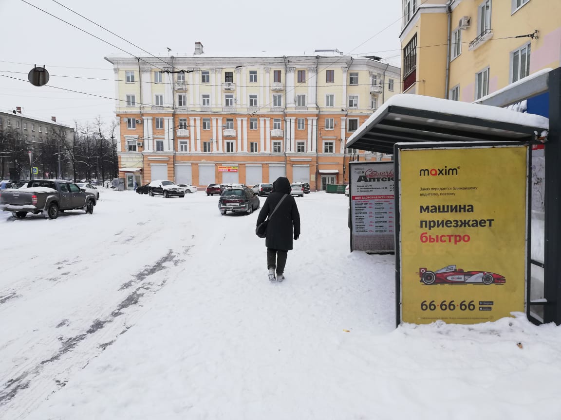 Фотография рекламного носителя, тип: Остановка 1.8x1.2, адрес: Ленина пр-т., ост. Юбилейная пл., Ярославль, Ярославская область, Россия. Сторона А1 №707785