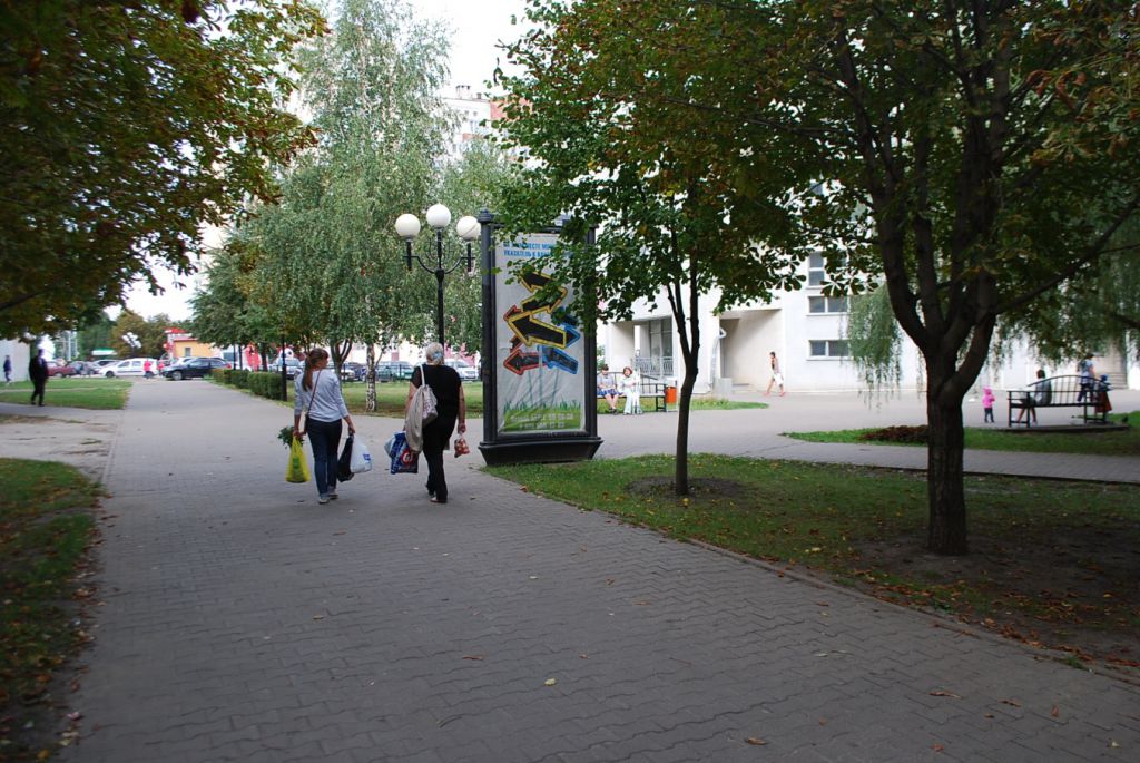 Фотография рекламного носителя, тип: Пиллар 3x1.4, адрес: Ватутина пр-т., к-тр "Русич", Белгород, Белгородская область, Россия. Сторона A №405622