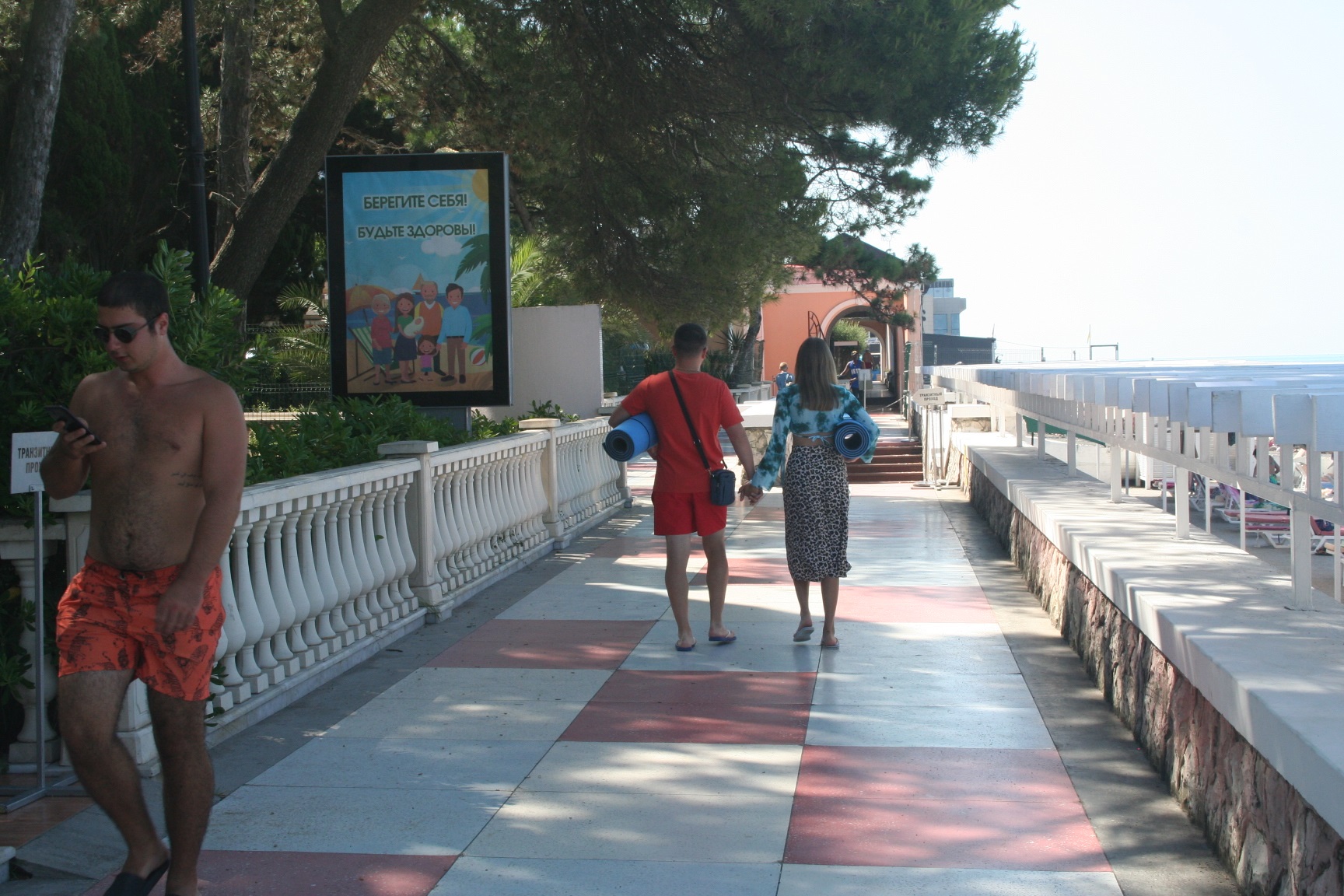 Фотография рекламного носителя, тип: Нестандартный ситиформат, адрес: Калинина ул., д.1, центральная набережная, Адлер, Краснодарский край, Россия. Сторона Б №1028480