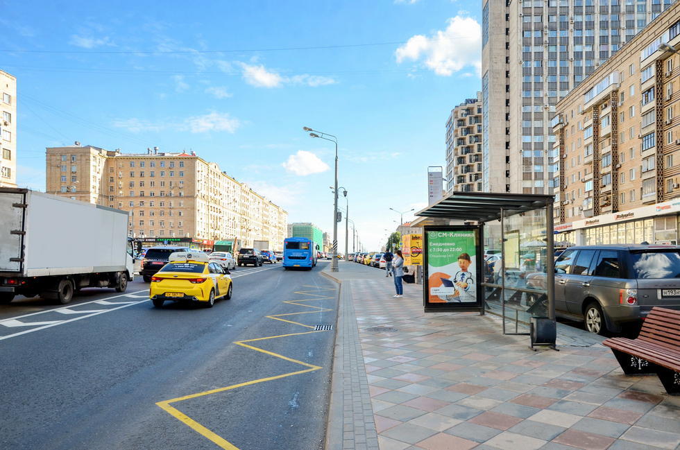 Фотография рекламного носителя, тип: Остановка 1.8x1.2, адрес: Мира пр-т., ост. метро Алексеевская, поз.1, Москва, Россия. Сторона А №334995