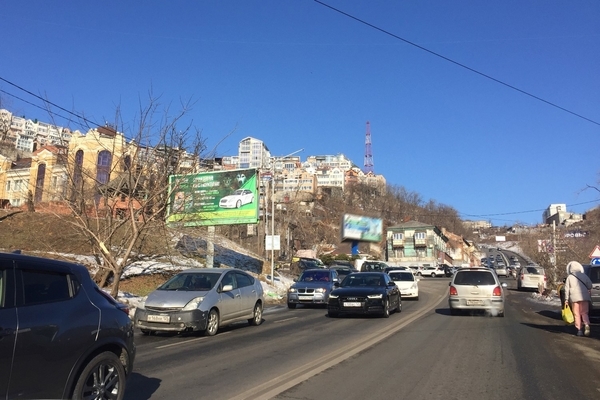 Фотография рекламного носителя, тип: Билборд 3x6, адрес: Пушкинская ул., д.68 Х Капитана Шефнера ул., Владивосток, Приморский край, Россия. Сторона Б №687942