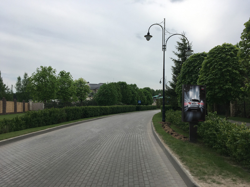 Фотография рекламного носителя, тип: Нестандартный ситиформат, адрес: Новорижское ш., Гринфилд пос., поз.3, Московская область, Россия. Сторона А №832051