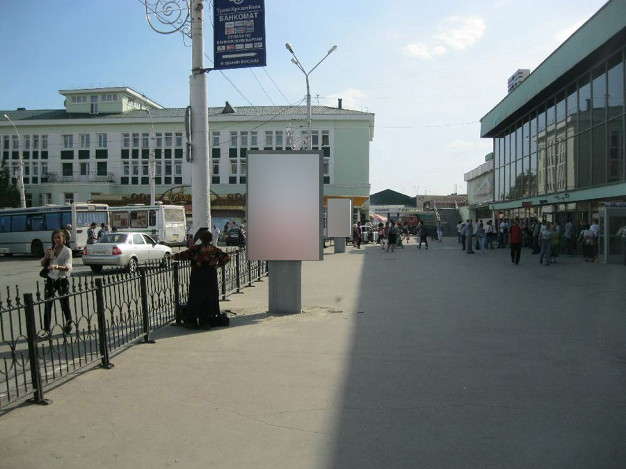 Фотография рекламного носителя, тип: Ситиформат 1.8x1.2, адрес: Привокзальная пл., поз.2, Саратов, Саратовская область, Россия. Сторона A №418557