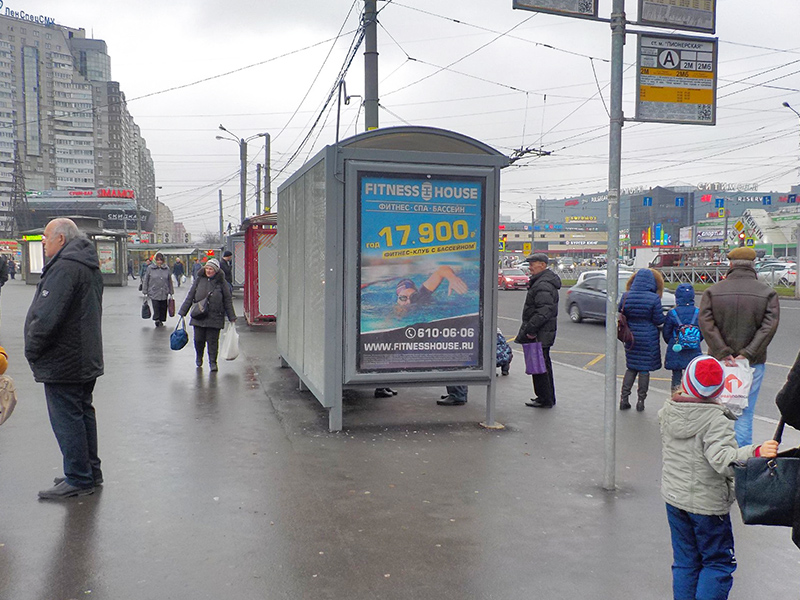 Фотография рекламного носителя, тип: Остановка 1.8x1.2, адрес: Коломяжский пр-т., д.24, поз.3, Санкт-Петербург, Россия. Сторона B №1094416