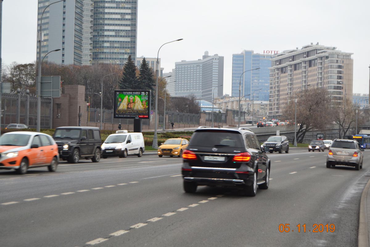 Фотография рекламного носителя, тип: Ситиборд 2.7x3.7, адрес: Краснопресненская наб, д.2, Москва, Россия. Сторона В1-В6 №794313