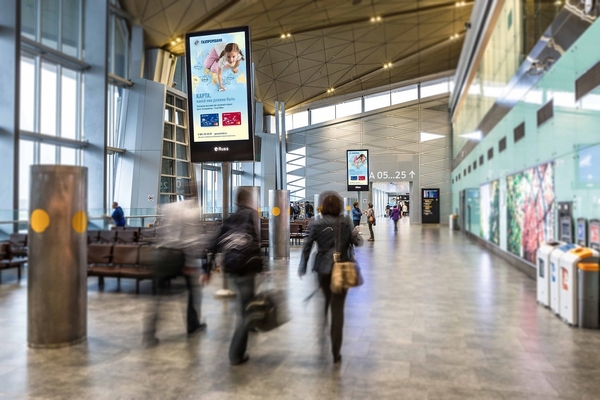 Фотография рекламного носителя, тип: Видеоэкран, адрес: Аэропорт «Пулково», Пулковское ш., д.41, Санкт-Петербург, Россия. Сторона/вариант №1056146