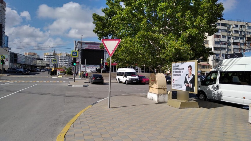 Фотография рекламного носителя, тип: Уличный информационный стенд, адрес: Пионерская ул., д.15, Новороссийск, Краснодарский край, Россия. Сторона 2А0 №1072016