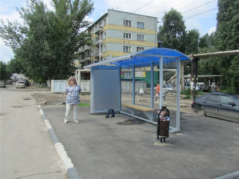 Фотография рекламного носителя, тип: Остановка 1.8x1.2, адрес: Ипподромная ул., ост. ОП №4, Саратов, Саратовская область, Россия. Сторона А №585913