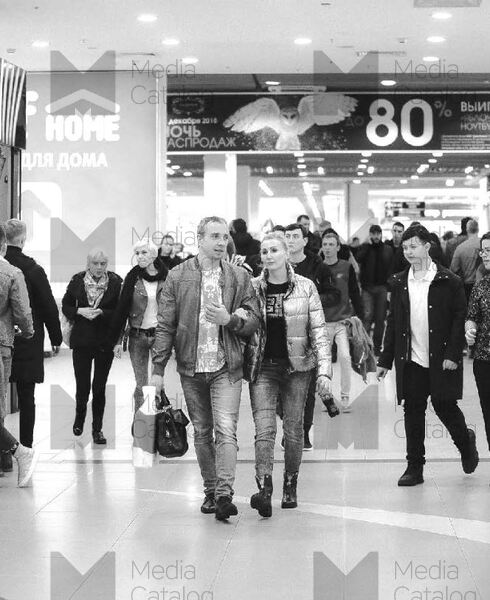 Фотография рекламного носителя, тип: Лайтбокс, адрес: Торговый центр «Галерея Краснодар», Володи Головатого ул., д.313, Краснодар, Краснодарский край, Россия. Сторона/вариант №1324187