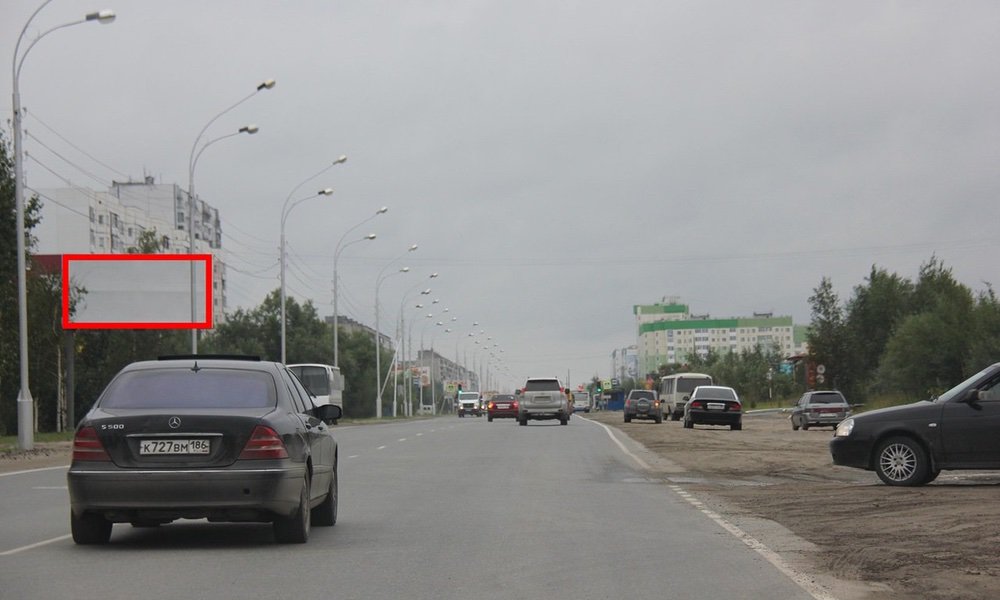 Фотография рекламного носителя, тип: Билборд 3x6, адрес: Омская ул. Х Ханты-Мансийская ул., Нижневартовск, Ханты-Мансийский автономный округ – Югра, Россия. Сторона Б №676295