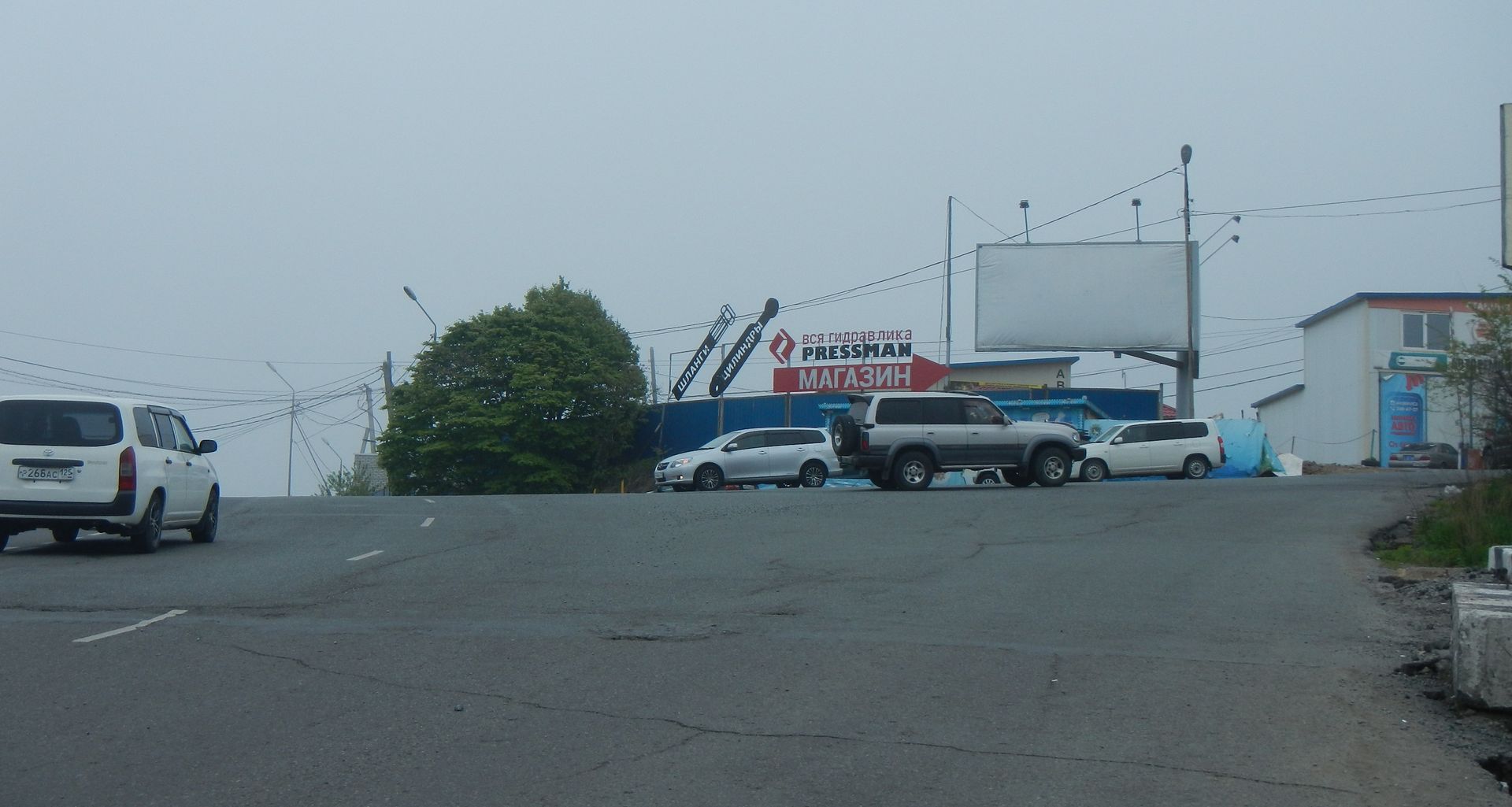 Фотография рекламного носителя, тип: Билборд 3x6, адрес: Днепровская ул., д.98в, Владивосток, Приморский край, Россия. Сторона Б1 №747978