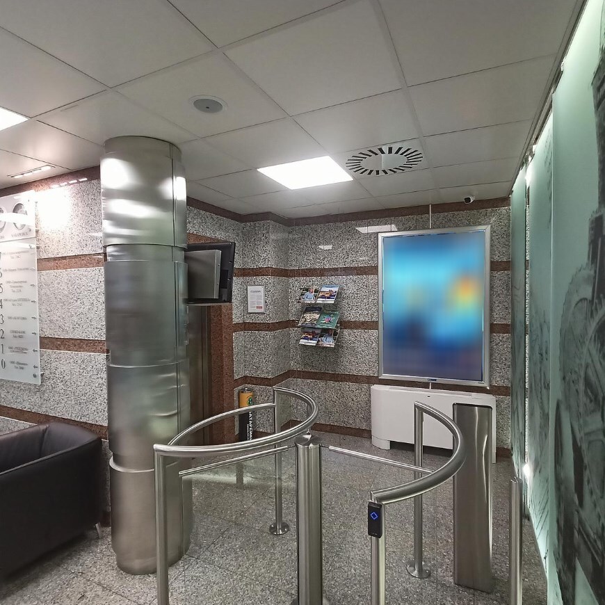 Фотография рекламного носителя, тип: Лайтбокс, адрес: Бизнес-центр «Ян-Рон», Последний пер., д.11, Москва, Россия. Сторона/вариант A №1012791