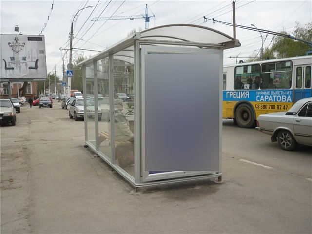 Фотография рекламного носителя, тип: Остановка 1.8x1.2, адрес: Чернышевского ул., бассейн Саратов, Саратов, Саратовская область, Россия. Сторона Б №585984