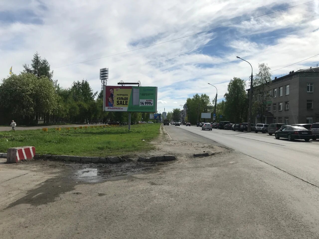 Фотография рекламного носителя, тип: Билборд 3x6, адрес: Ломоносова ул., у стадиона "Труд", Архангельск, Архангельская область, Россия. Сторона А №765789