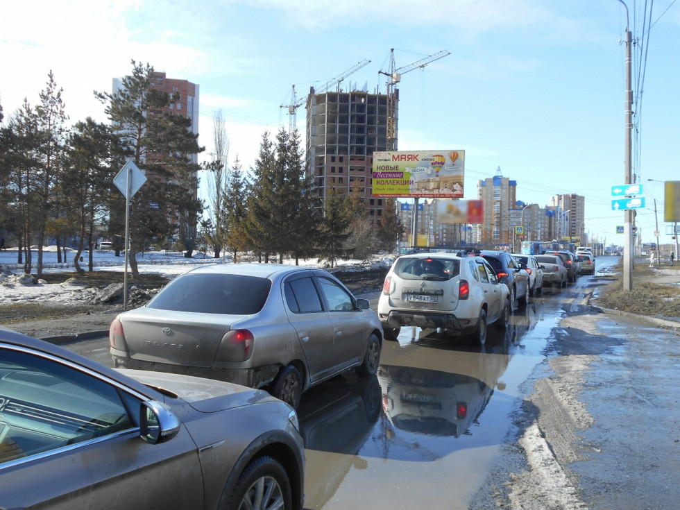 Фотография рекламного носителя, тип: Билборд 3x6, адрес: Архитекторов б-р., д.7, корп.2, Омск, Омская область, Россия. Сторона В №1009706