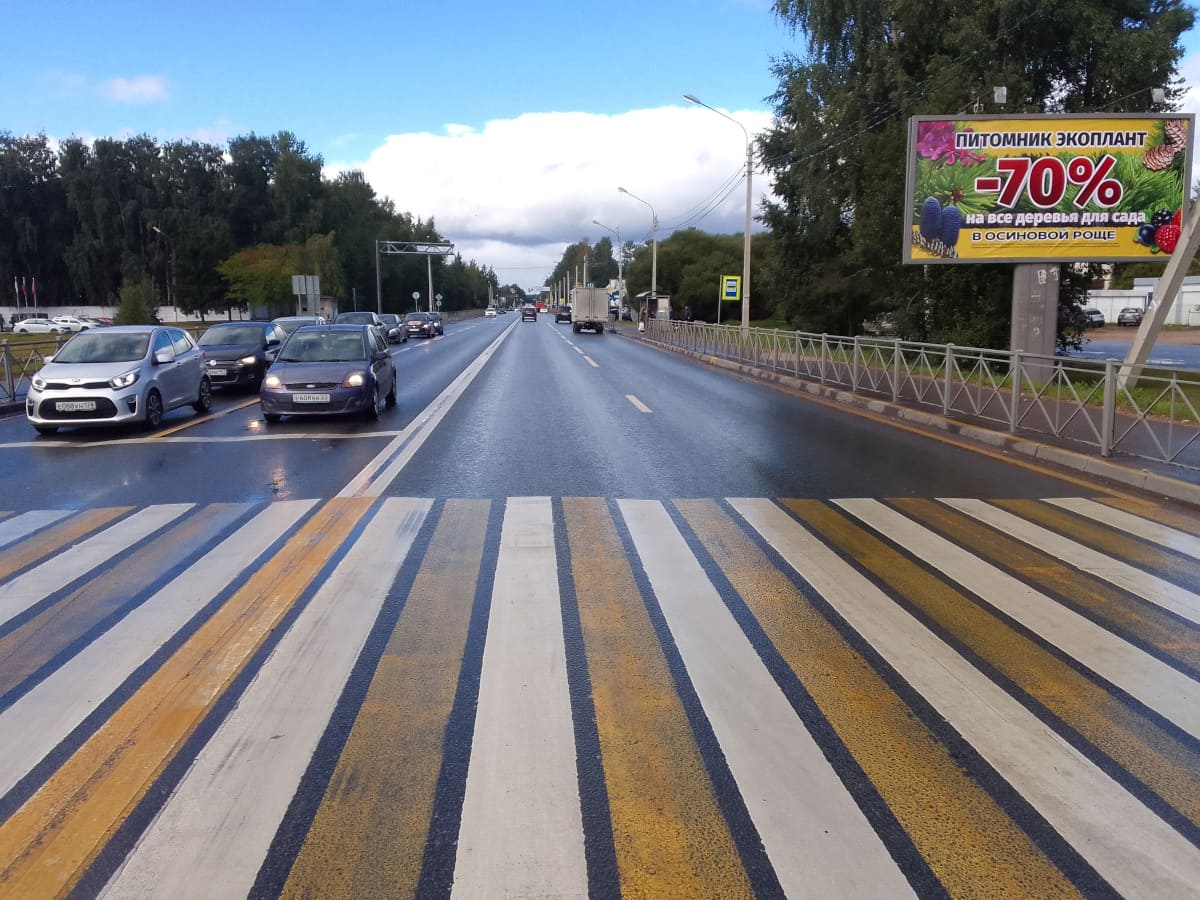 Фотография рекламного носителя, тип: Билборд 3x6, адрес: Выборгское ш., 26 680м, Сертолово, Ленинградская область, Россия. Сторона А №992454