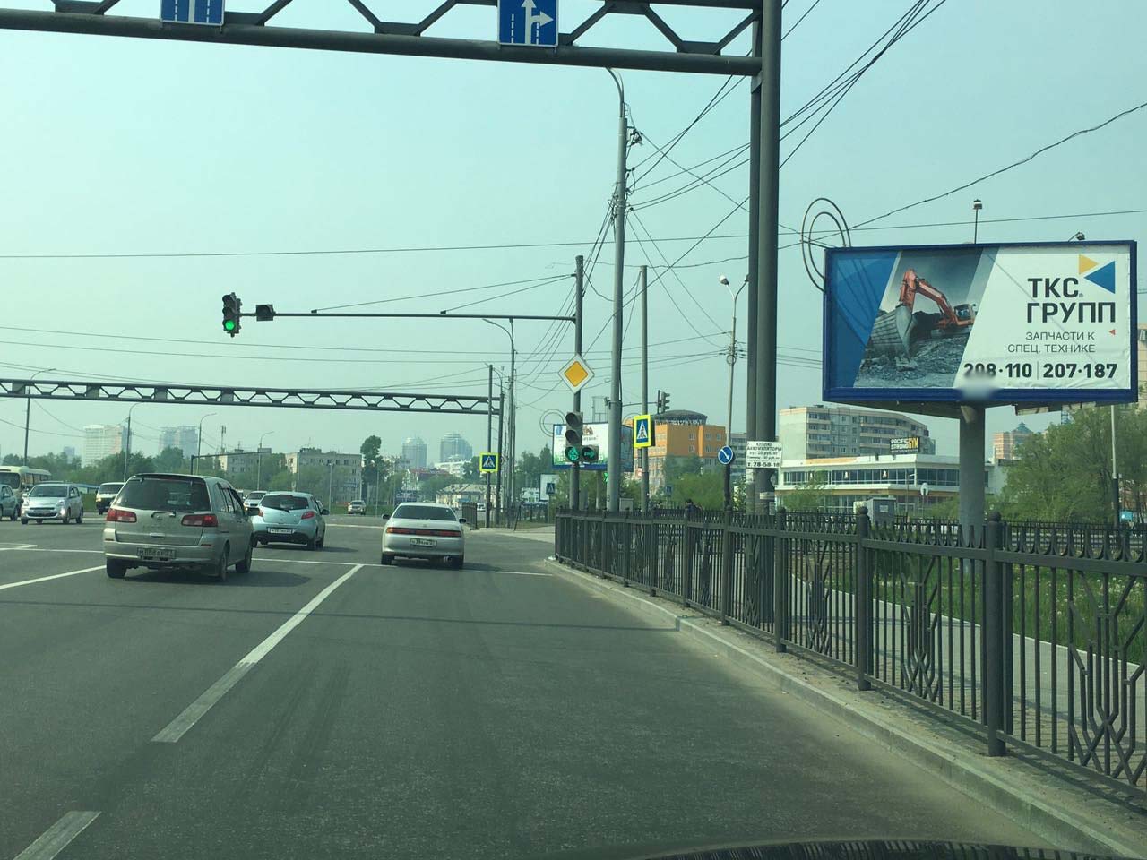 Фотография рекламного носителя, тип: Билборд 3x6, адрес: Павла Морозова ул., поворот на Спортивный пер., Хабаровск, Хабаровский край, Россия. Сторона А №971488