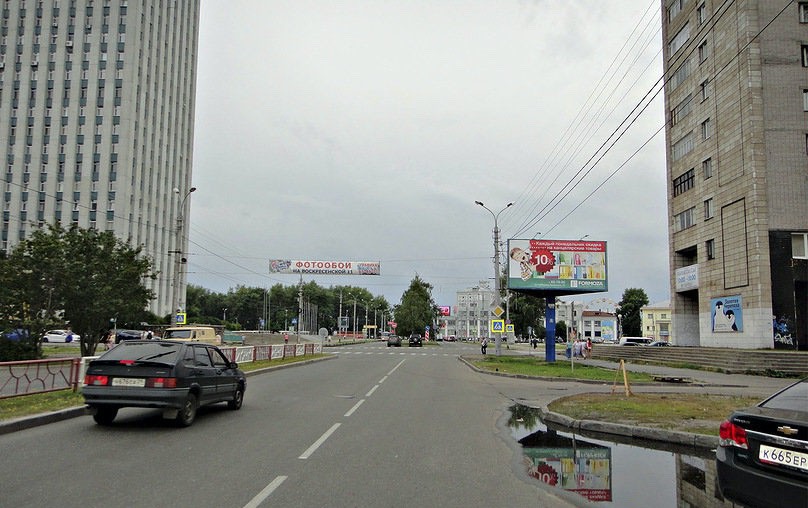 Фотография рекламного носителя, тип: Билборд 3x6, адрес: Воскресенская ул., д.7, поз.1, Архангельск, Архангельская область, Россия. Сторона А1-A3 №667066