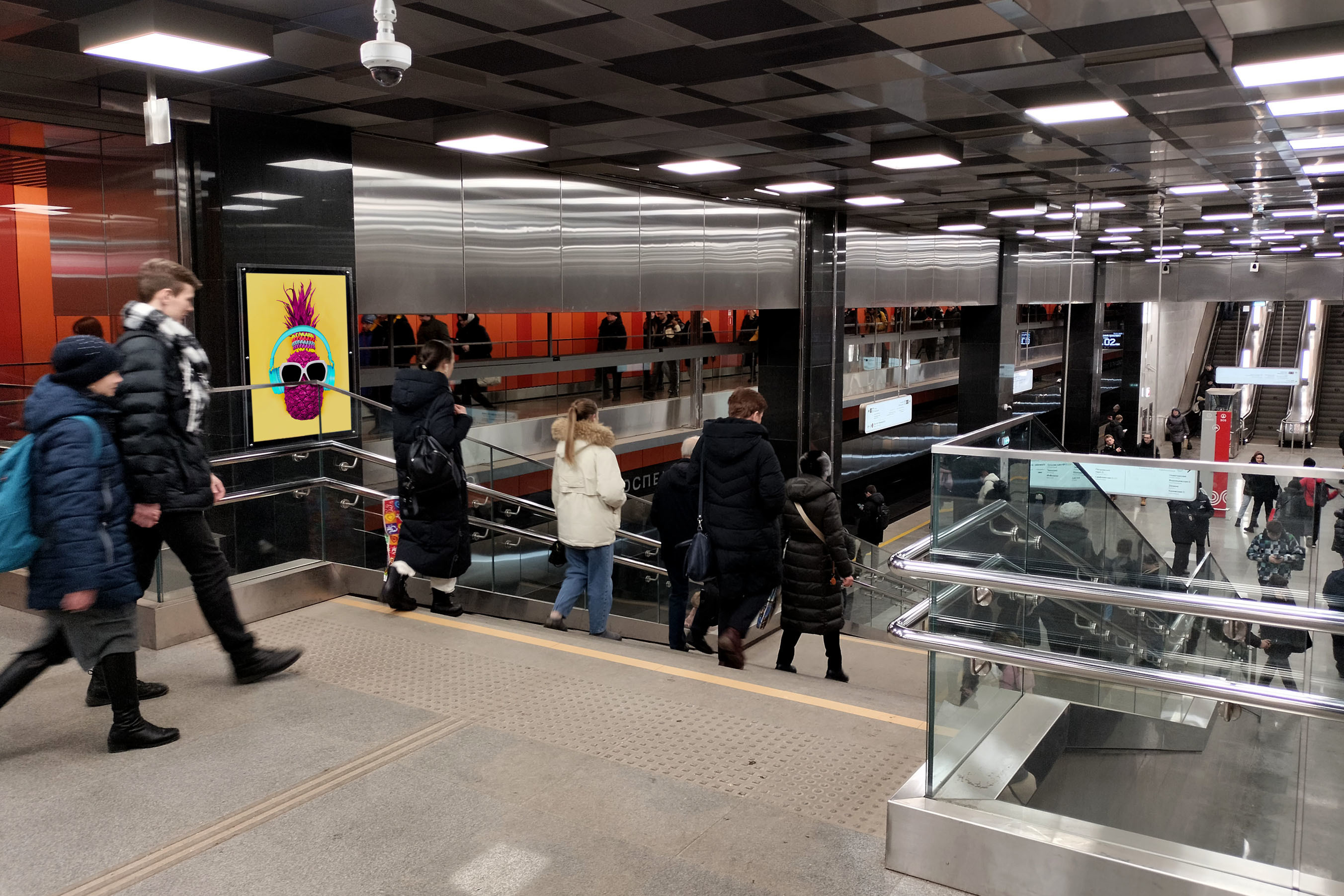 Фотография рекламного носителя, тип: Кристалайт, адрес: Станция метро «Мичуринский Проспект», линия Большая кольцевая, Москва, Россия. Сторона/вариант A №1055222