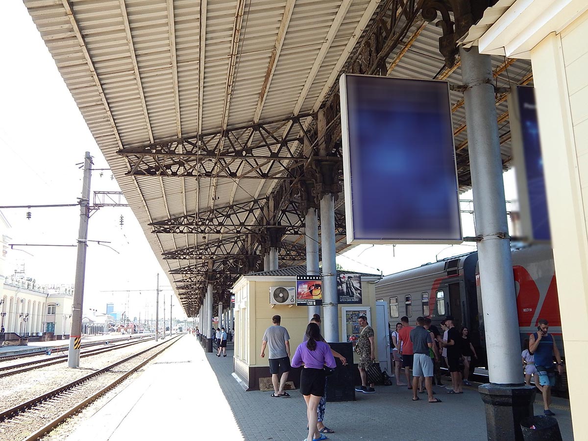 Фотография рекламного носителя, тип: Ситиформат 1.8x1.2, адрес: Генерала Черняховского пл., д.1, платформа №2, поз.4, Воронеж, Воронежская область, Россия. Сторона А №987261