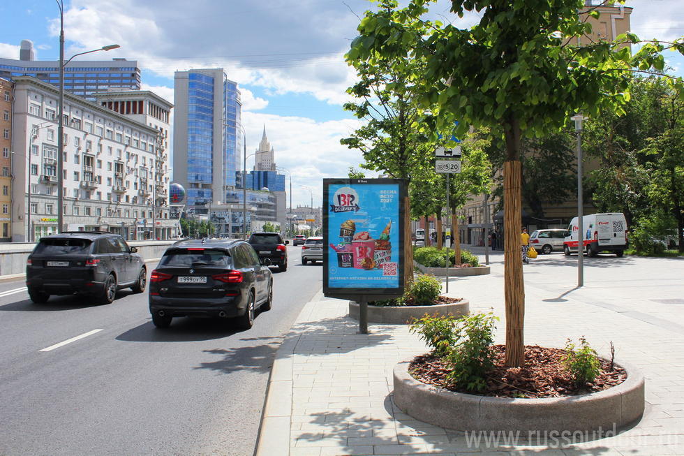 Фотография рекламного носителя, тип: Ситиформат 1.8x1.2, адрес: Новинский б-р., д.13, Москва, Россия. Сторона А1-А5 №333961