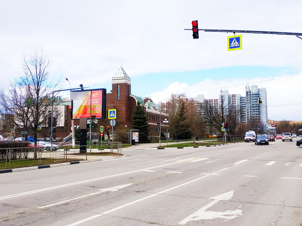 Фотография рекламного носителя, тип: Ситиборд 2.7x3.7, адрес: Красногорское ш. Х Молодежная ул., Одинцово, Московская область, Россия. Сторона B1 №843989