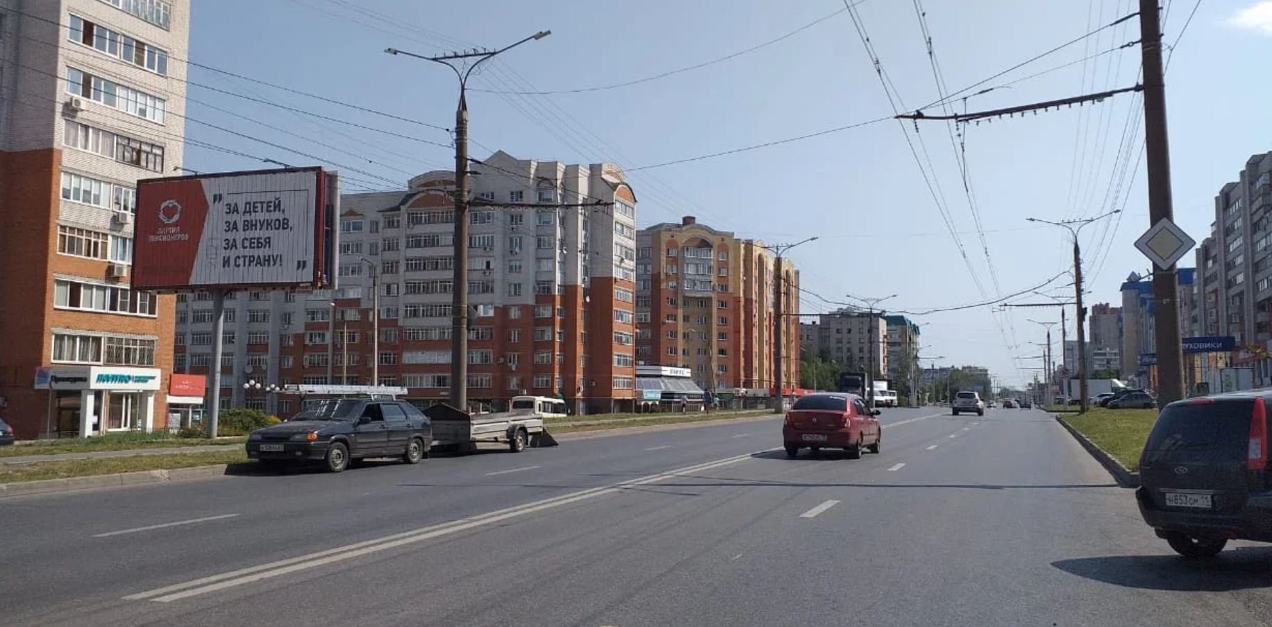 Фотография рекламного носителя, тип: Билборд 3x6, адрес: М. Горького пр-т., д.38/2, Чебоксары, Республика Чувашия, Россия. Сторона B1-B3 №776744