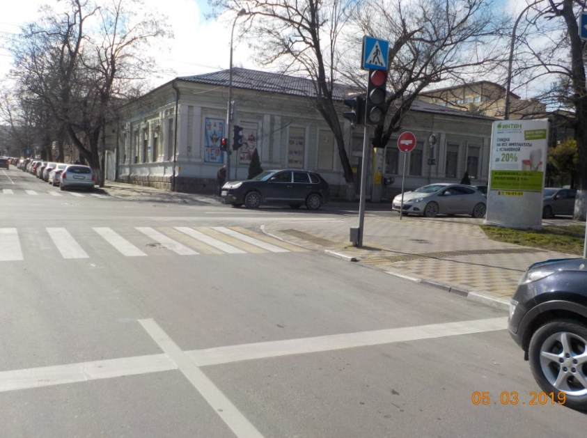 Фотография рекламного носителя, тип: Нестандартный ситиформат, адрес: Советов ул., д.45 Х Новороссийской Республики ул., поз.1, Новороссийск, Краснодарский край, Россия. Сторона Б №587815