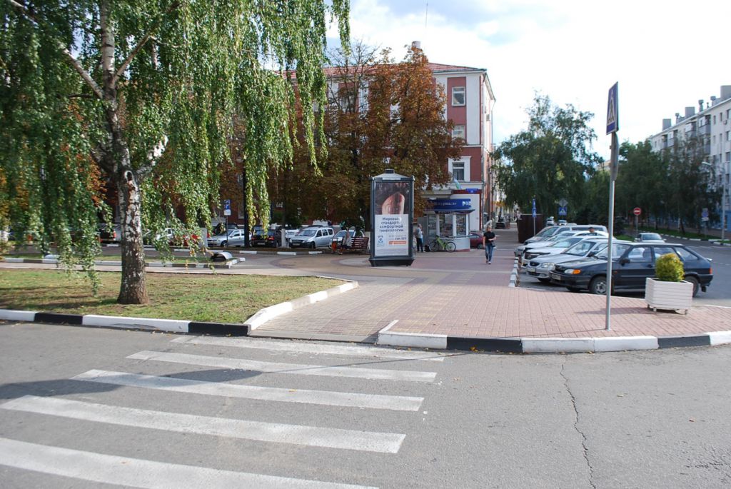 Фотография рекламного носителя, тип: Пиллар 3x1.4, адрес: Народный б-р. Х Князя Трубецкого ул., Белгород, Белгородская область, Россия. Сторона В №699471