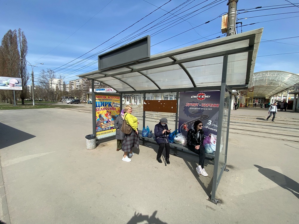 Фотография рекламного носителя, тип: Остановка 1.8x1.2, адрес: остановка Рынок Октябрьский, поз.1, Липецк, Липецкая область, Россия. Сторона А №810754