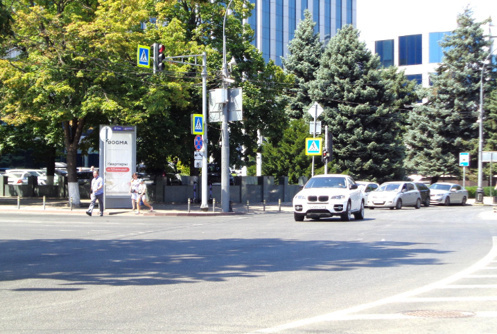 Фотография рекламного носителя, тип: Пиллар 3x1.4, адрес: Красная ул., д.109, поз.1, Краснодар, Краснодарский край, Россия. Сторона Б №458629