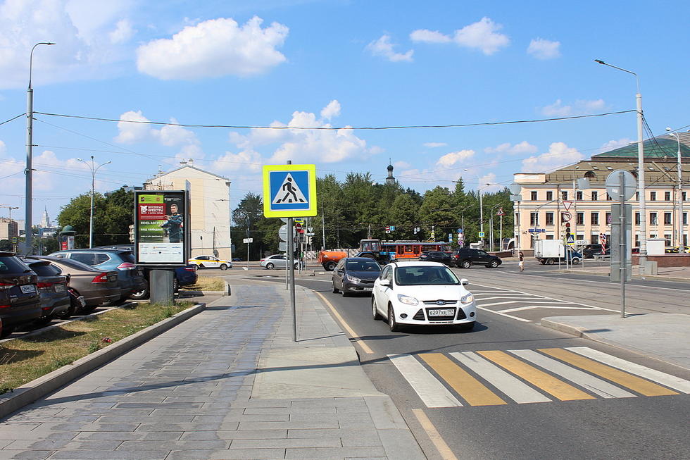 Фотография рекламного носителя, тип: Ситиформат 1.8x1.2, адрес: Андроньевская Б. ул., д.6, Москва, Россия. Сторона Б №557154