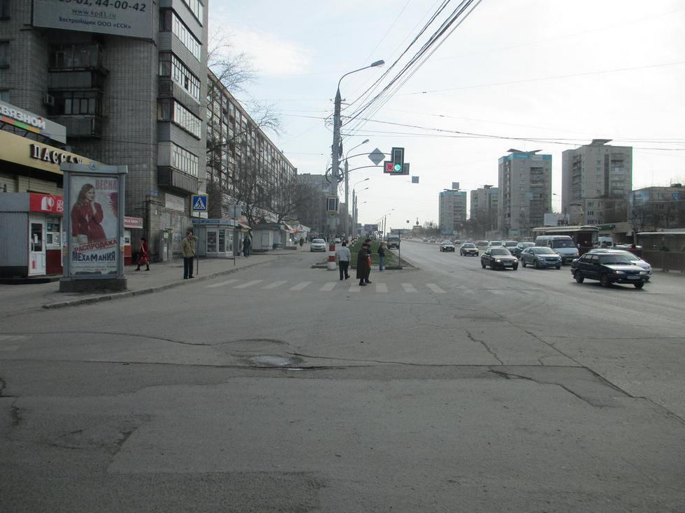 Фотография рекламного носителя, тип: Пиллар 3x1.4, адрес: Минаева ул. Х 12 Сентября ул., поз.1, Ульяновск, Ульяновская область, Россия. Сторона А2 №1027658