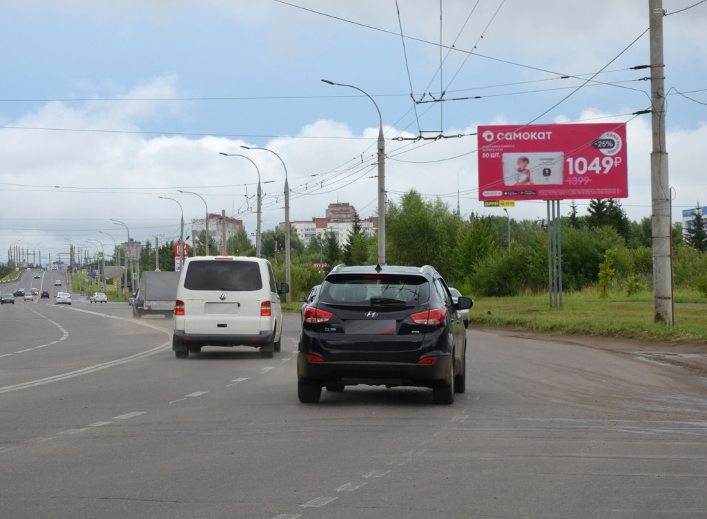 Фотография рекламного носителя, тип: Билборд 3x6, адрес: Революции пр-т., д.11, Рыбинск, Ярославская область, Россия. Сторона А №793705