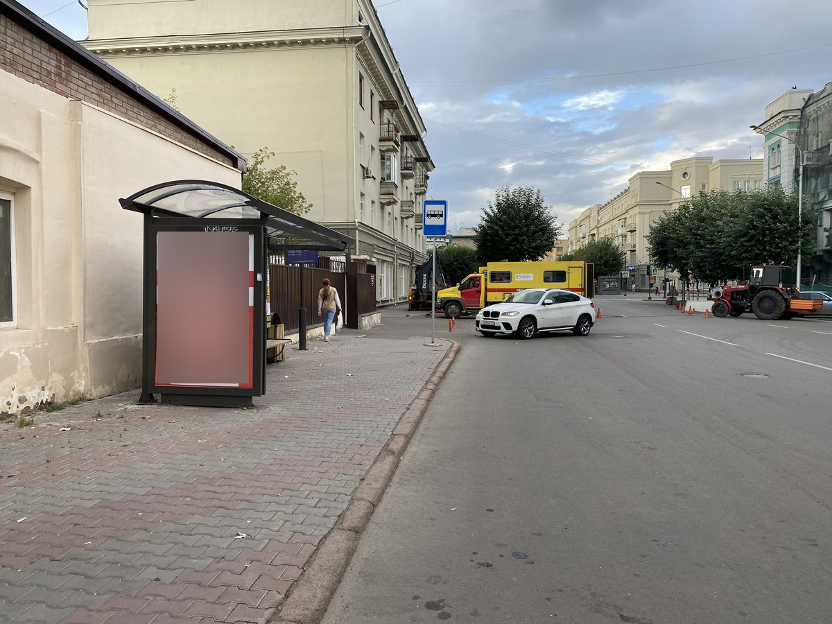 Фотография рекламного носителя, тип: Остановка 1.8x1.2, адрес: Горького ул., д.6а, Красноярск, Красноярский край, Россия. Сторона Б №848266