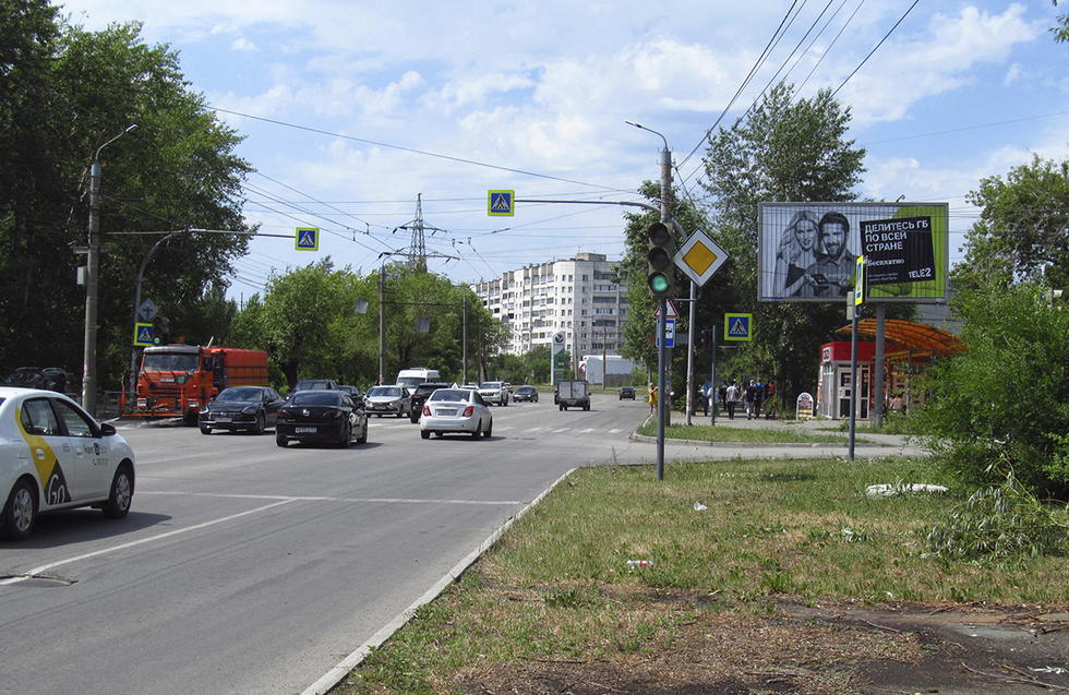Фотография рекламного носителя, тип: Билборд 3x6, адрес: Новороссийская ул. Х Ереванская ул., Челябинск, Челябинская область, Россия. Сторона А1-А3 №373851