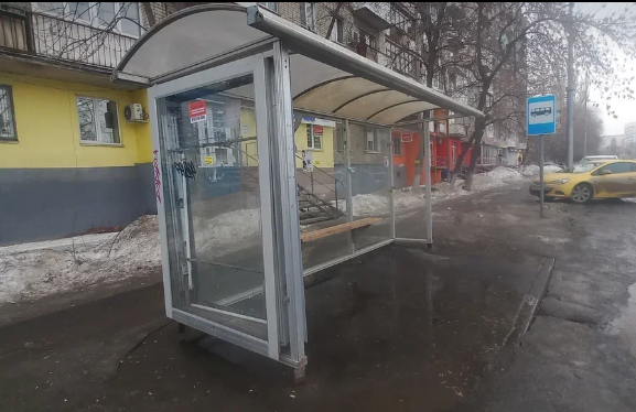 Фотография рекламного носителя, тип: Остановка 1.8x1.2, адрес: Кутякова ул. Х Чапаева ул., к Волге, Саратов, Саратовская область, Россия. Сторона Б №585273