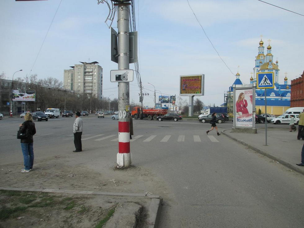 Фотография рекламного носителя, тип: Пиллар 3x1.4, адрес: Минаева ул. Х 12 Сентября ул., поз.1, Ульяновск, Ульяновская область, Россия. Сторона А1 №1027657