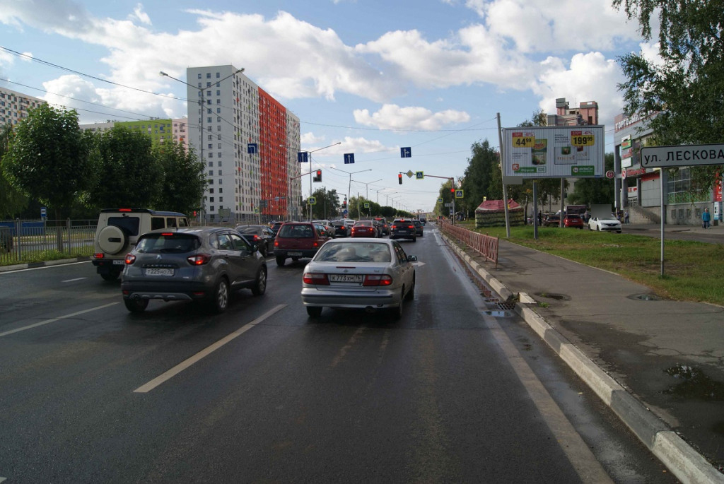 Фотография рекламного носителя, тип: Билборд 3x6, адрес: Фрунзе пр-т., д.45 X Лескова ул., Ярославль, Ярославская область, Россия. Сторона A1-A3 №832725