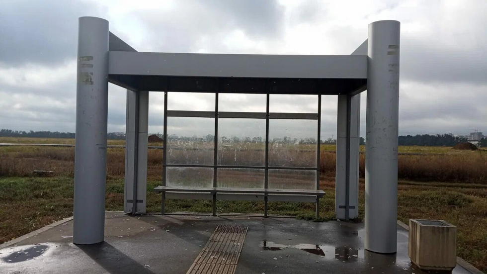 Фотография рекламного носителя, тип: Остановка 1.8x1.2, адрес: Сталинградская ул., д.1, Краснодар, Краснодарский край, Россия. Сторона А1 №1020746