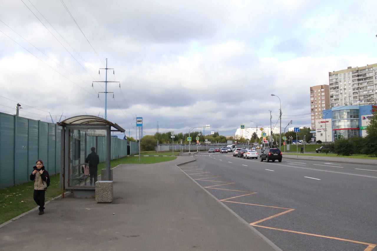 Фотография рекламного носителя, тип: Остановка 1.8x1.2, адрес: Суздальская ул., д.10, корп.1, Москва, Россия. Сторона Б №934276