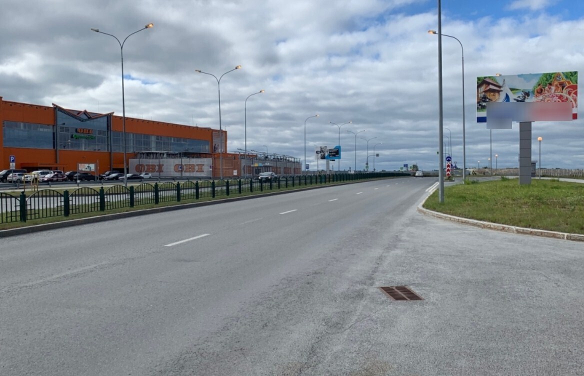 Фотография рекламного носителя, тип: Билборд 3x6, адрес: Никольская ул., напротив въезда на парковку ТРЦ Сити Молл, Сургут, Ханты-Мансийский автономный округ – Югра, Россия. Сторона А №960096