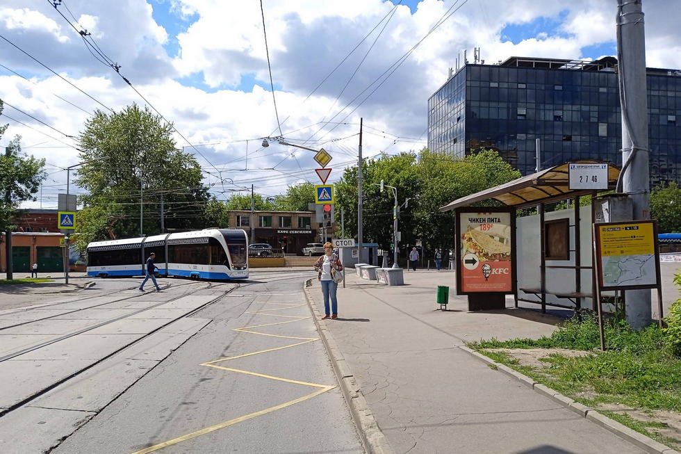 Фотография рекламного носителя, тип: Остановка 1.8x1.2, адрес: Миллионная ул., ост. "Богородский храм", поз.1, Москва, Россия. Сторона А №929617
