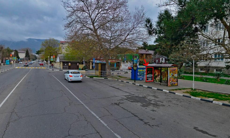 Фотография рекламного носителя, тип: Остановка 1.8x1.2, адрес: Кирова ул., Остановка "Городская Поликлиника", Геленджик, Краснодарский край, Россия. Сторона А1 №854192