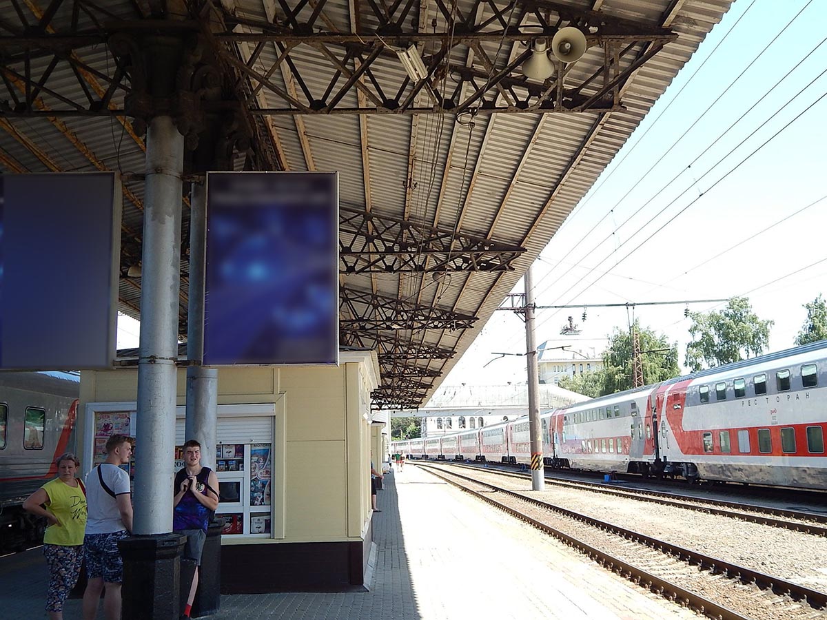 Фотография рекламного носителя, тип: Ситиформат 1.8x1.2, адрес: Генерала Черняховского пл., д.1, платформа №2, поз.2, Воронеж, Воронежская область, Россия. Сторона А №987257