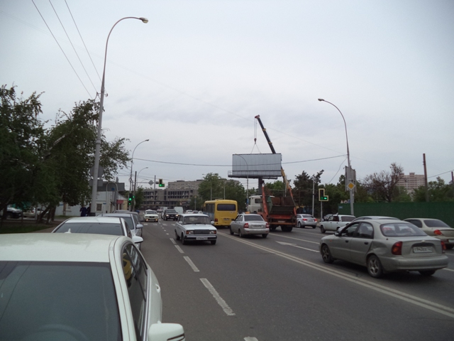 Фотография рекламного носителя, тип: Суперсайт 4x12, адрес: Суворова ул. Х Ленина ул., Краснодар, Краснодарский край, Россия. Сторона А1-А3 №409541