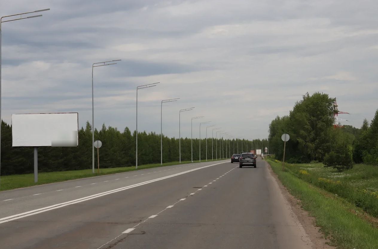 Фотография рекламного носителя, тип: Билборд 3x6, адрес: Набережно-челнинское ш., напротив «Лесная поляна» пос., Елабуга, Республика Татарстан, Россия. Сторона Б №871246