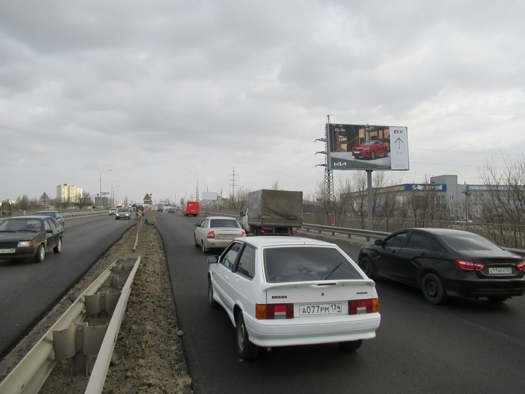 Фотография рекламного носителя, тип: Билборд 3x6, адрес: Историческая ул., 150м от ж/д переезда, Волгоград, Волгоградская область, Россия. Сторона А №363370