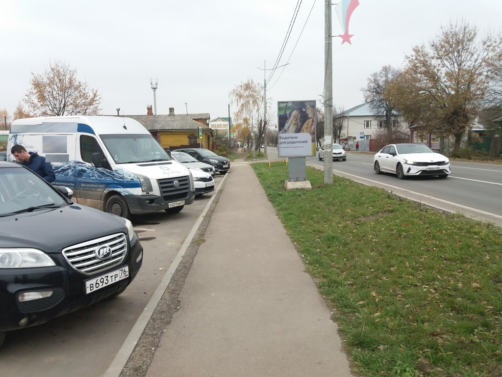 Фотография рекламного носителя, тип: Ситиформат 1.8x1.2, адрес: Кардовского ул., д.70, съезд к дому, Переславль-Залесский, Ярославская область, Россия. Сторона Б №994274