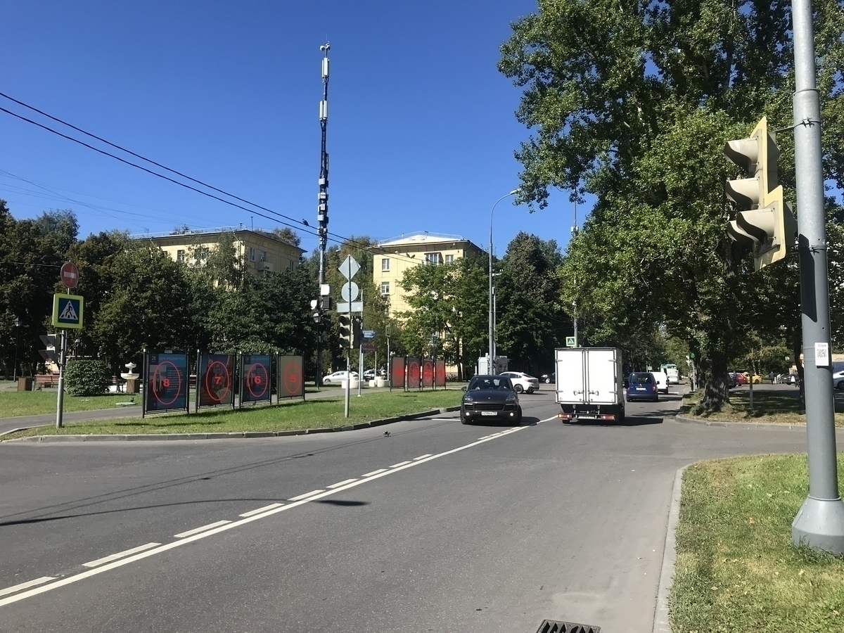 Фотография рекламного носителя, тип: Афиша 1.75x1.8, адрес: Шипиловская ул., д.25, стенд 3, Москва, Россия. Сторона А1 №883896